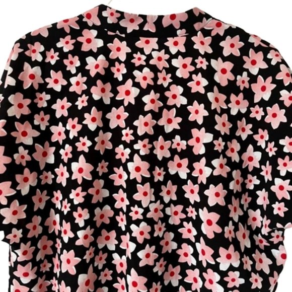 CAbi Black Starflower Harmony Tunic Short Sleeves - M - Picture 9 of 11